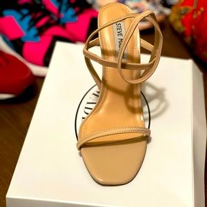 Steve Madden nude strap heels!